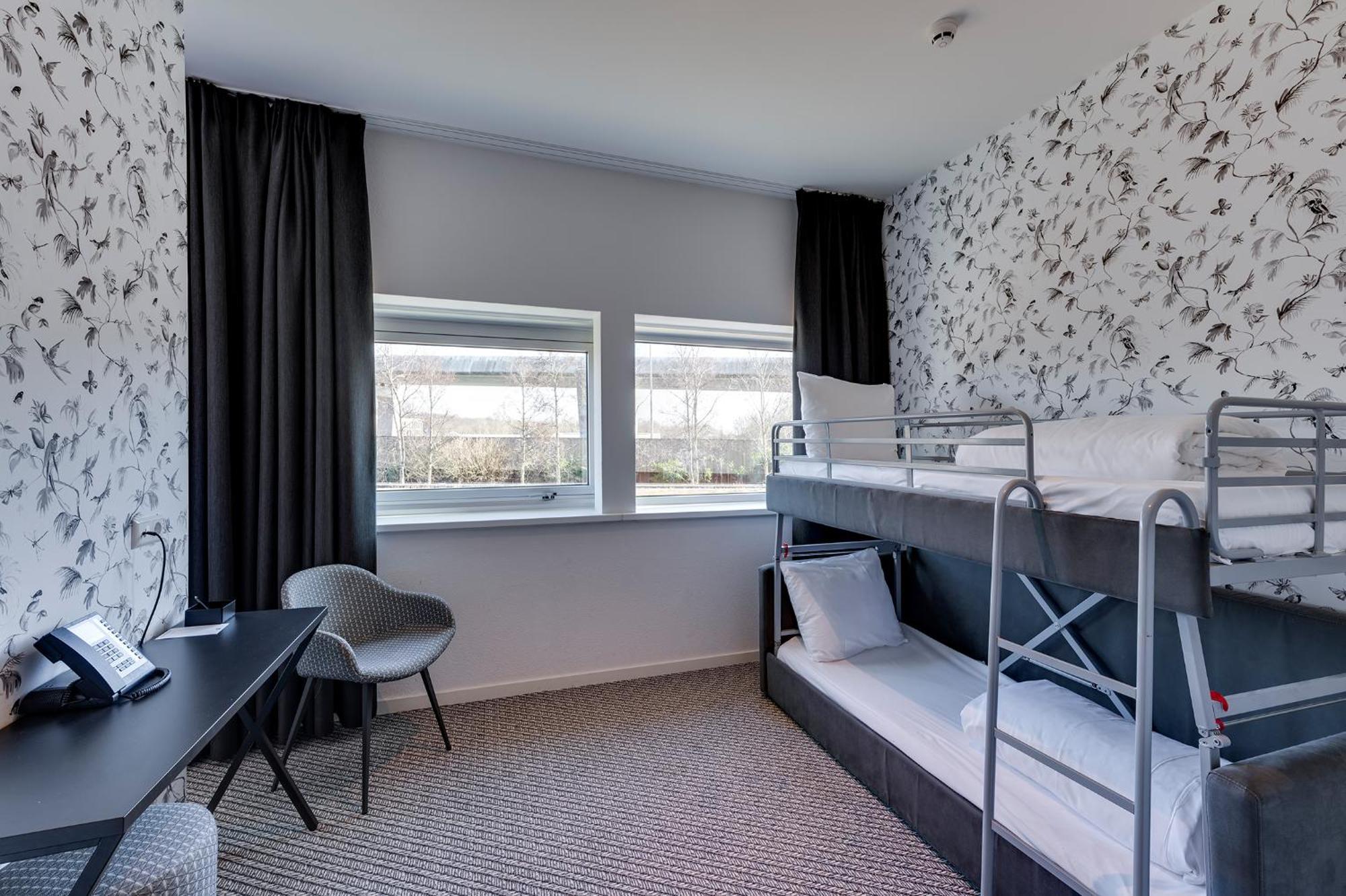 Ibis Styles Amsterdam Airport Hotel Amsterdam Airport Schiphol Bagian luar foto